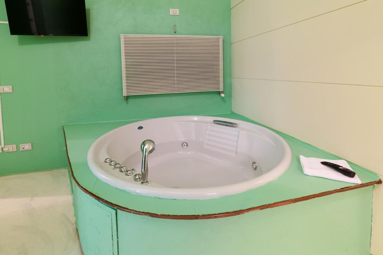 Prestige Boutique Homes - Garden & Pool Milano Esterno foto
